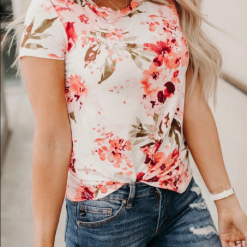 Women’s floral Tee